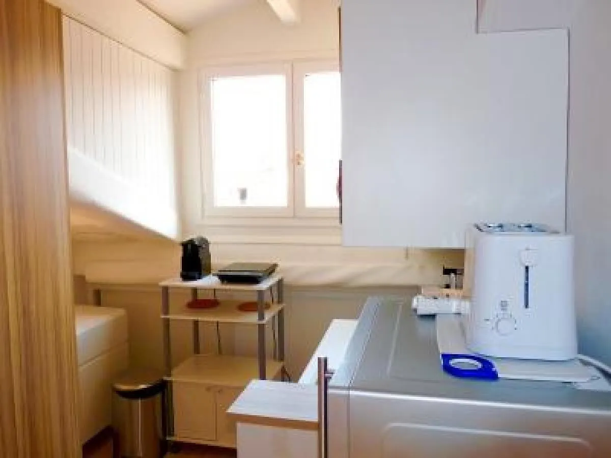 Studio Situated Right On The Rue Antibes Cannes Main Shopping Street Easy Walk To Beaches And Palais 1585
